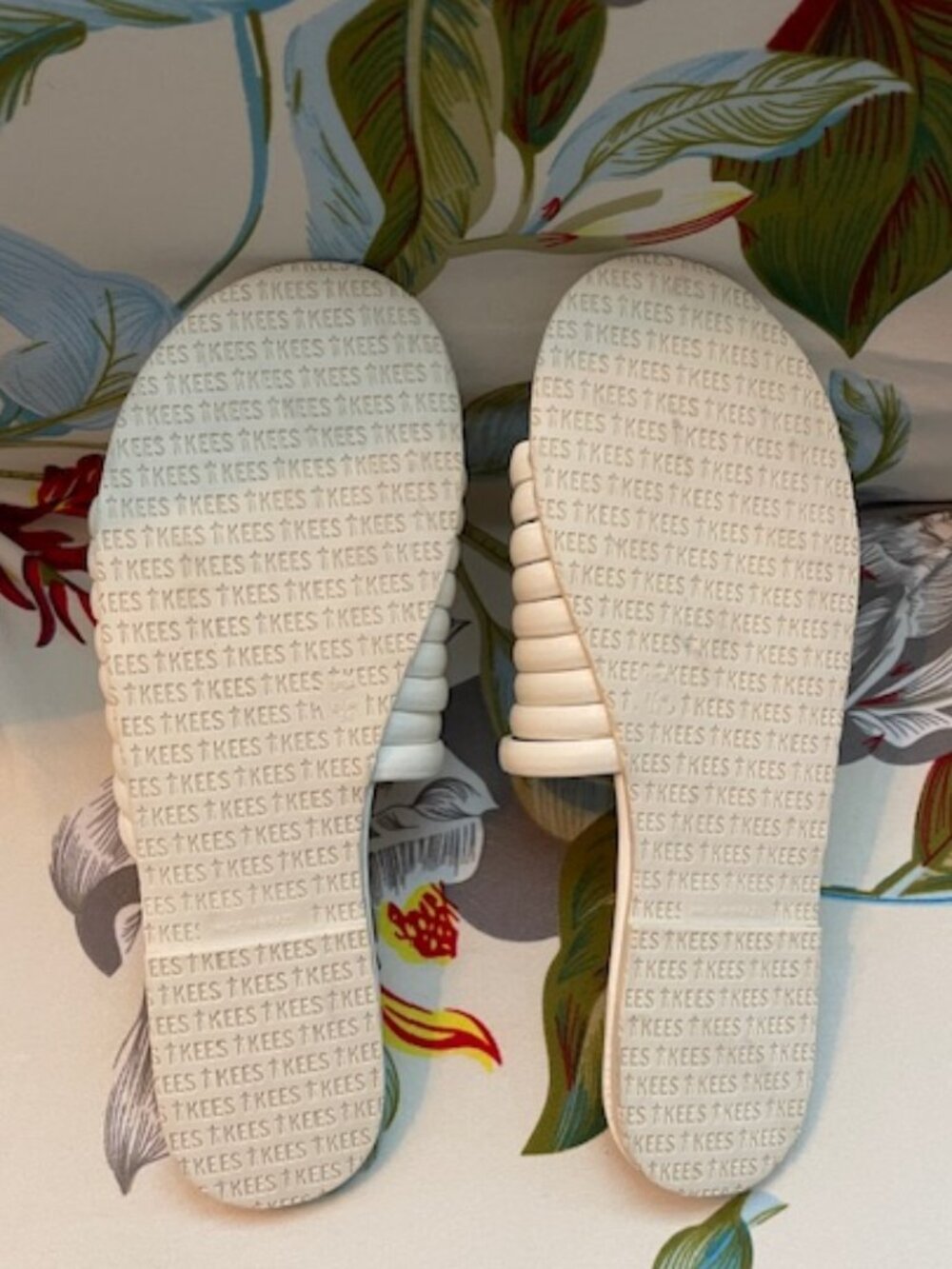 TKEES Caro Slide Sandals in White Brand New w/o Tags Size 5 NWOT - Picture 9 of 11